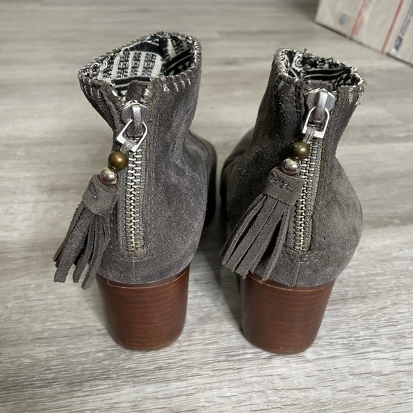 Toms Gray Suede Whipstitch Booties 8 - Picture 4 of 11